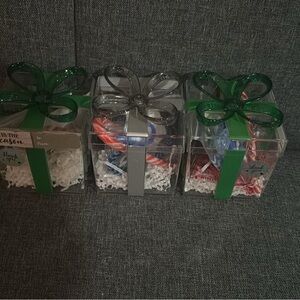 Rubbermaid Clear Gift Boxes with Green Ribbon
